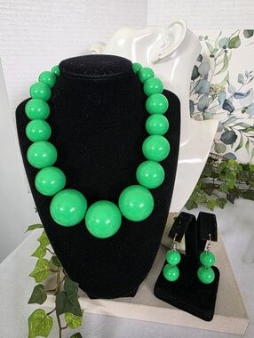 Chunky Statement Green Graduated Bubble Bead Necklace Earrings Set Mod Boho